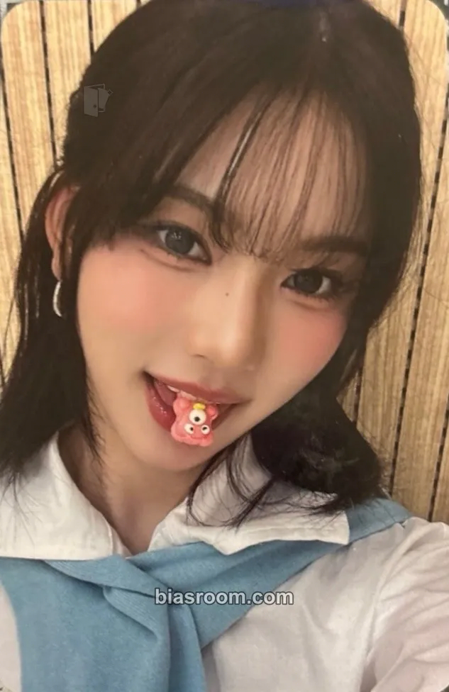 Isa S Photocard - STAYC - STAYC K-pop photocard