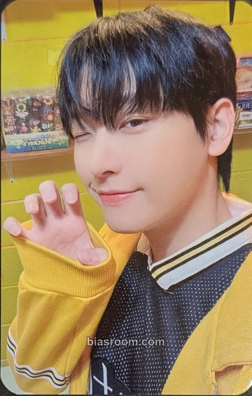 Inseong SF9 5th Fanclub 5기 Hi-Five Photocard - SF9 - SF9 K-pop photocard