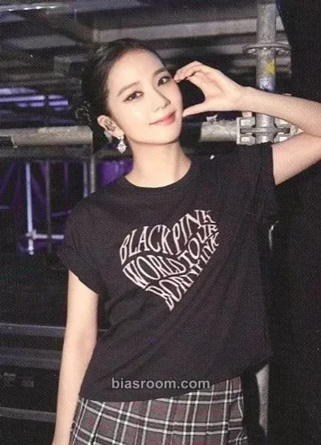 BLACKPINK - Jisoo - 'Born Pink' 2nd World Tour Event tour merch photocard stand