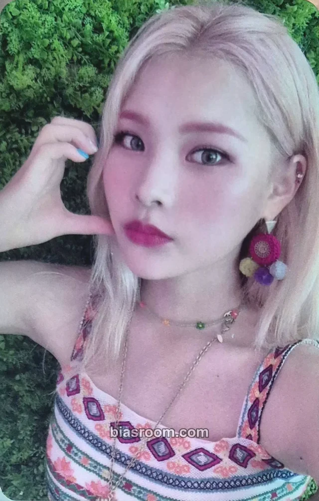 Weki Meki - Yoojung - WEEK END LOL Album broadcast