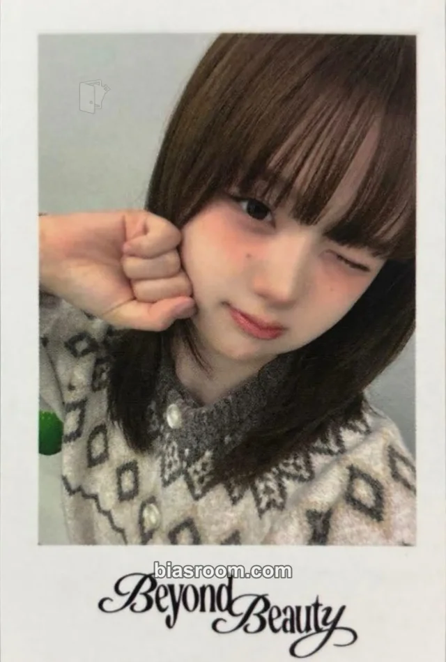 tripleS - Seoah - Beyond Beauty Album hellolive video call (fancall) round 1 polaroid