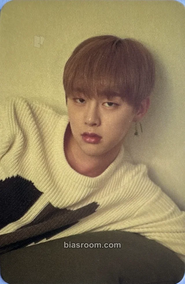 JBJ - Hyunbin - JBJ 2018 SEASON’S GREETING Other season's greetings photocard set