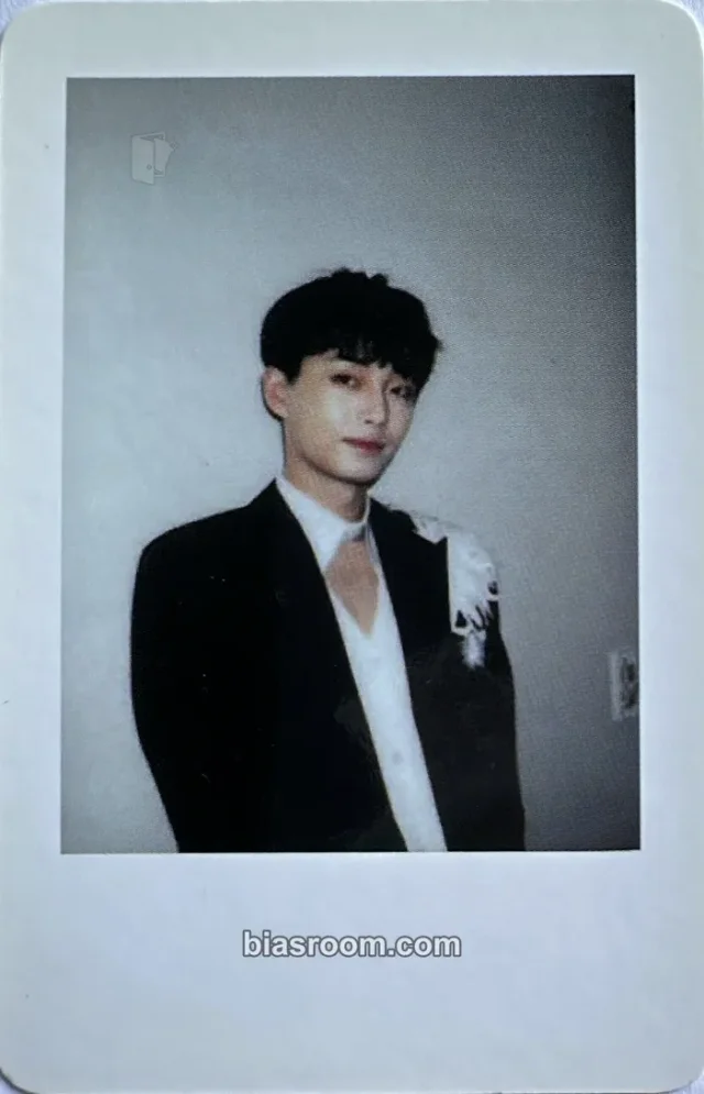 JBJ - Longguo - JBJ FANTASY POP-UP STORE Event polaroid pop-up random photocard