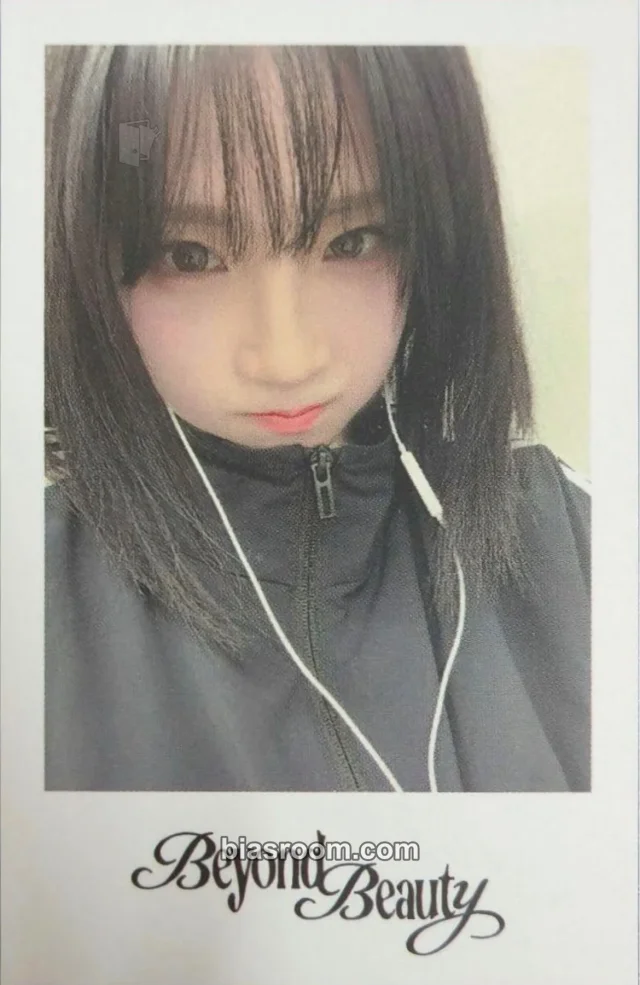 tripleS - Nakyoung - Beyond Beauty Album hellolive video call (fancall) round 4 polaroid group