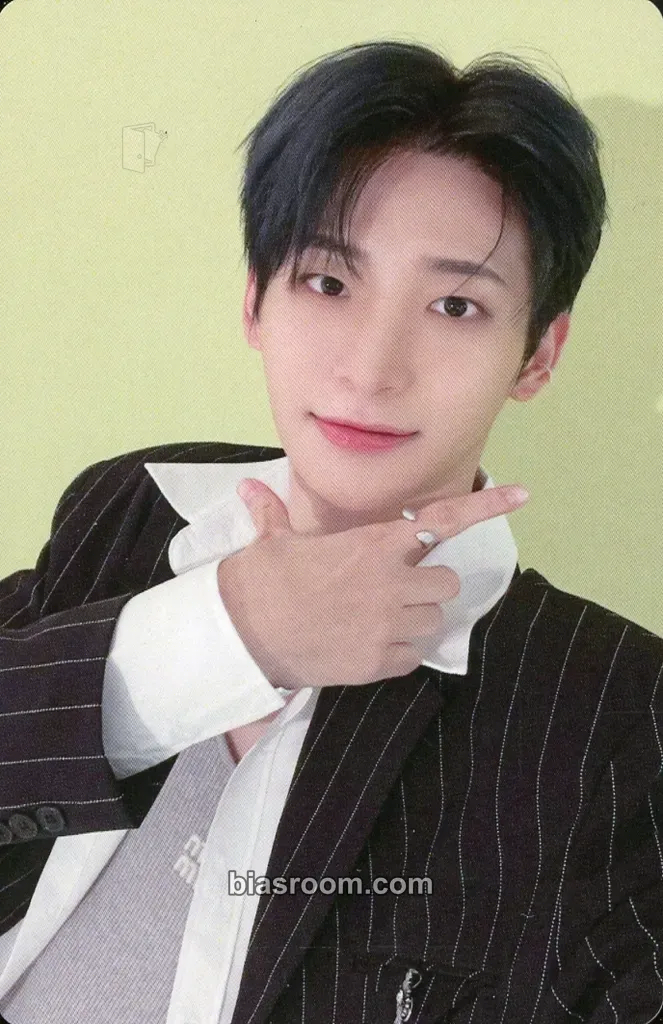 Jungmo SHOW OFF Photocard - CRAVITY - CRAVITY K-pop photocard