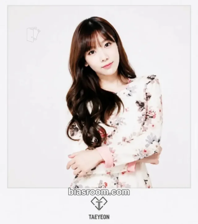 Girls' Generation - Taeyeon - SMTOWN Coex Artium Other polaroid polaroid set brand collaboration