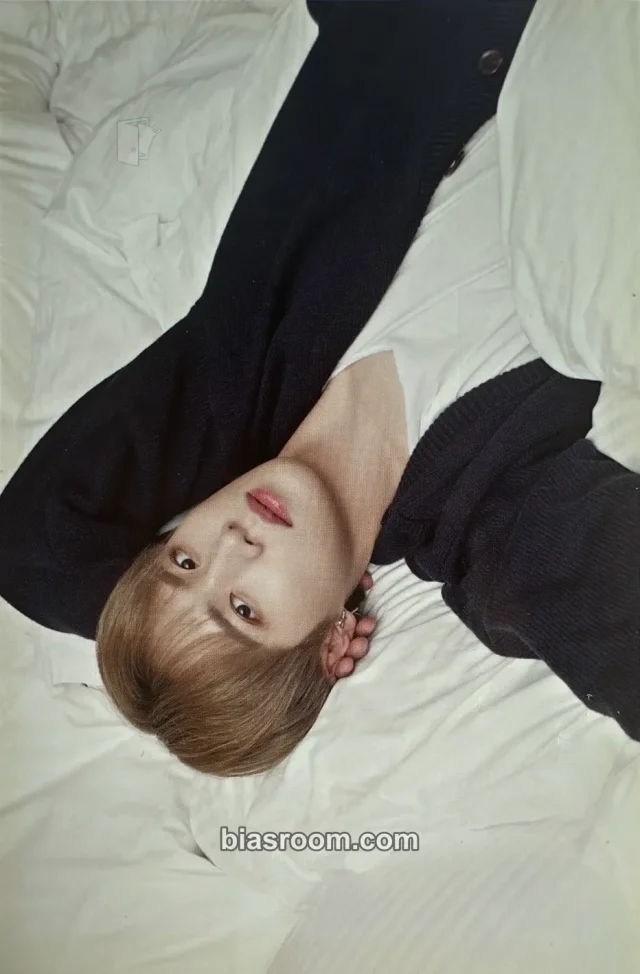 JBJ - Donghan - JBJ The 1st Photobook and DVD 'THE MOMENT' in Macau Other photobook inclusion dvd/blu-ray inclusion postcard
