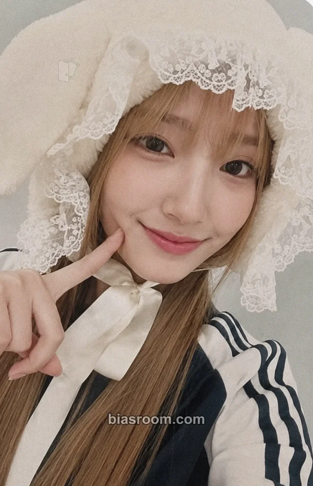 UNIS - Yunha - CURIOUS Album withmuu/withdrama video call (fancall) round 4