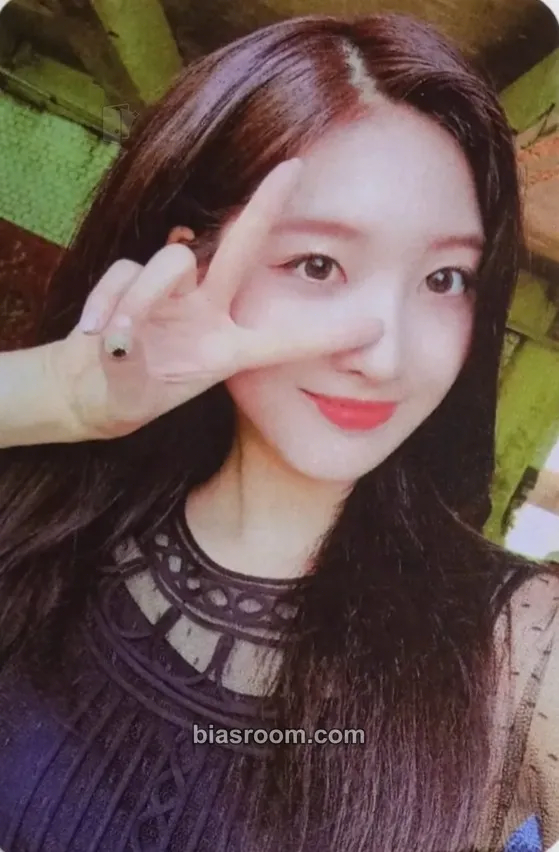 Sihyeon Hush Photocard - EVERGLOW - EVERGLOW K-pop photocard