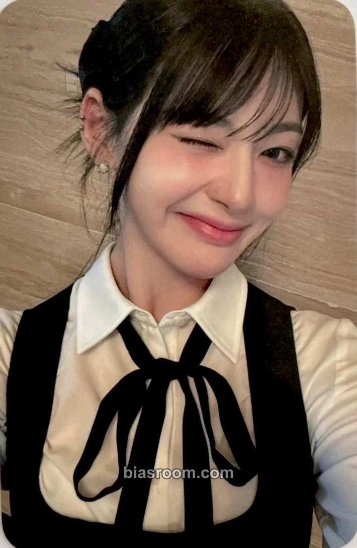 Seeun 2025 Season's Greetings: STAYCine Awards Photocard - STAYC - STAYC K-pop photocard