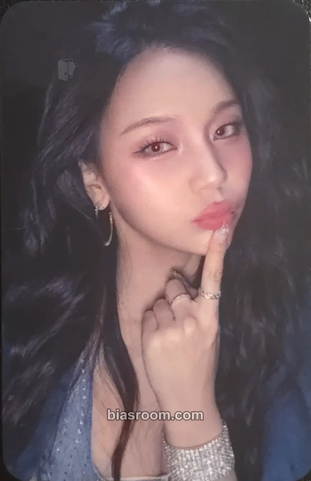 VIVIZ - Umji - VOYAGE Album fansign soundwave round 3