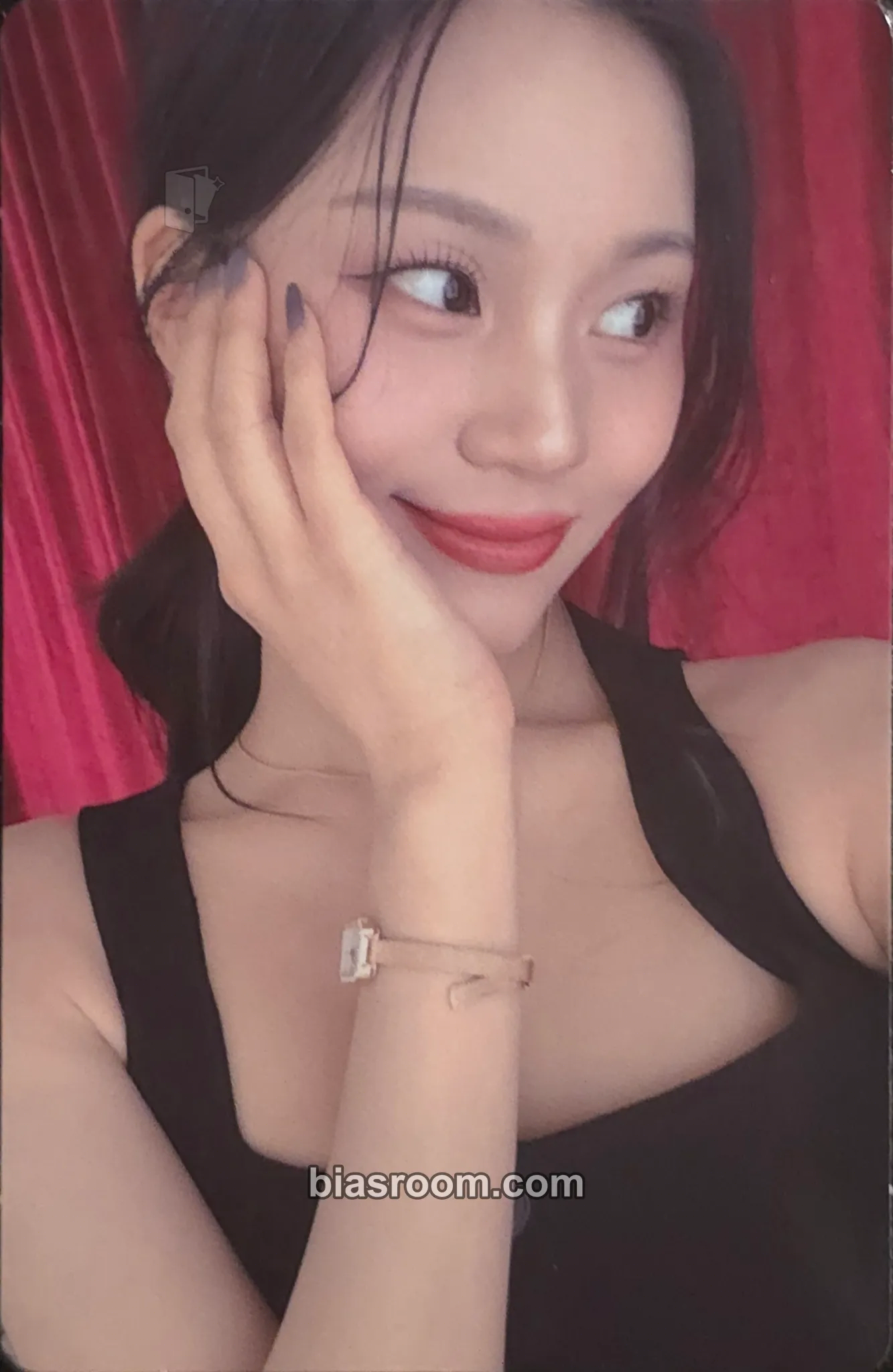 Umji Viviz Museum 2025 Season's Greeting Photocard - VIVIZ - VIVIZ K-pop photocard