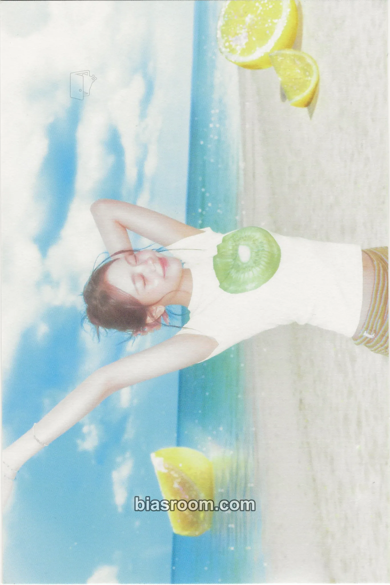 Carmen Lemon Tang Photocard - Hearts2Hearts - Hearts2Hearts K-pop photocard