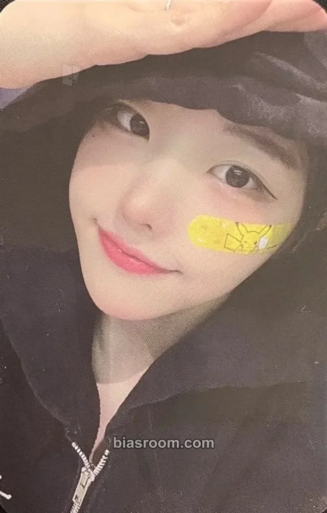 QWER - Hina - Manito Album fansign kpop store round 2