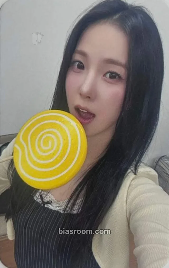 Kep1er - Yujin - Crack Code Album fansign round 4 kpop together