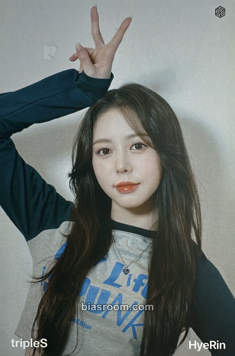 Hyerin 1st Objekt Trading Cafe in Seoul Photocard - tripleS - tripleS K-pop photocard