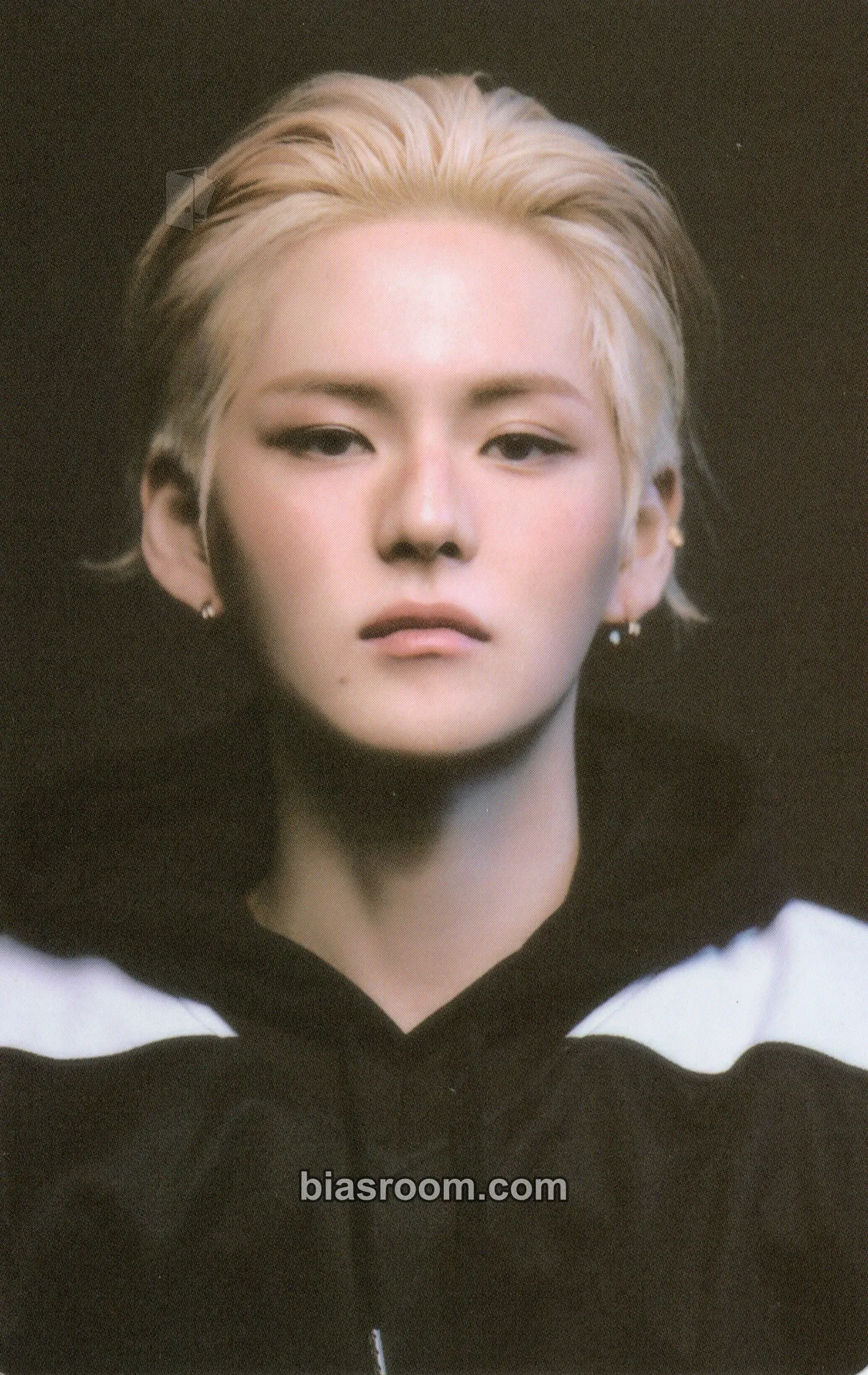 Yoshi 2025 Season's Greetings - Team Treasure Photocard - TREASURE - TREASURE K-pop photocard