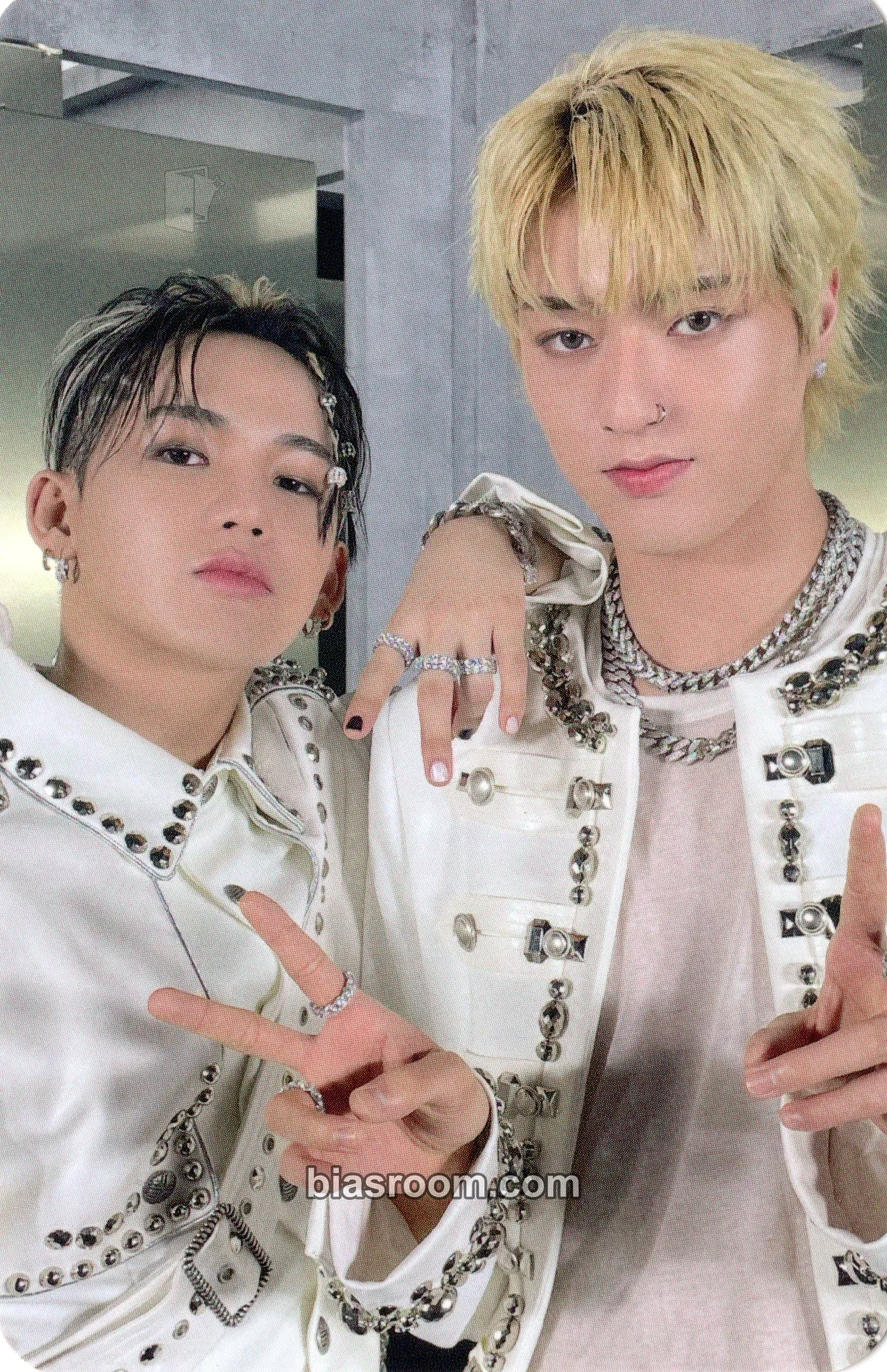 REBOOT Photocard - TREASURE - TREASURE K-pop photocard