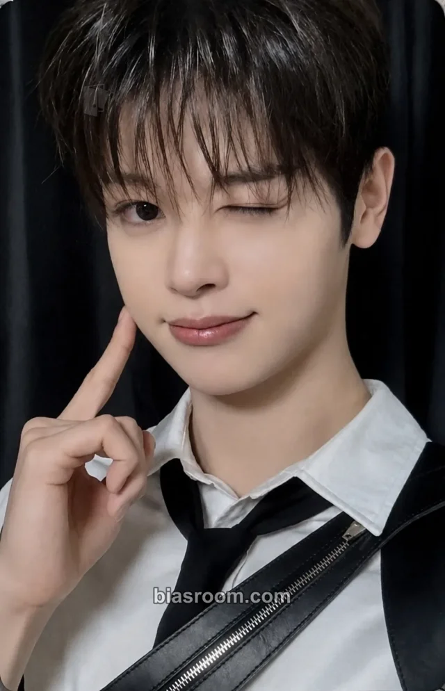 CLOSE YOUR EYES - Ma Jingxiang - OVEREXPOSED Album everline round 5 fansign game event handover event
