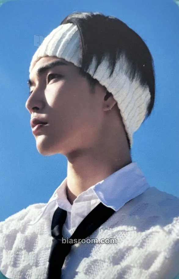 XngHan (ex. Seunghan) Get A Guitar Photocard - RIIZE - RIIZE K-pop photocard