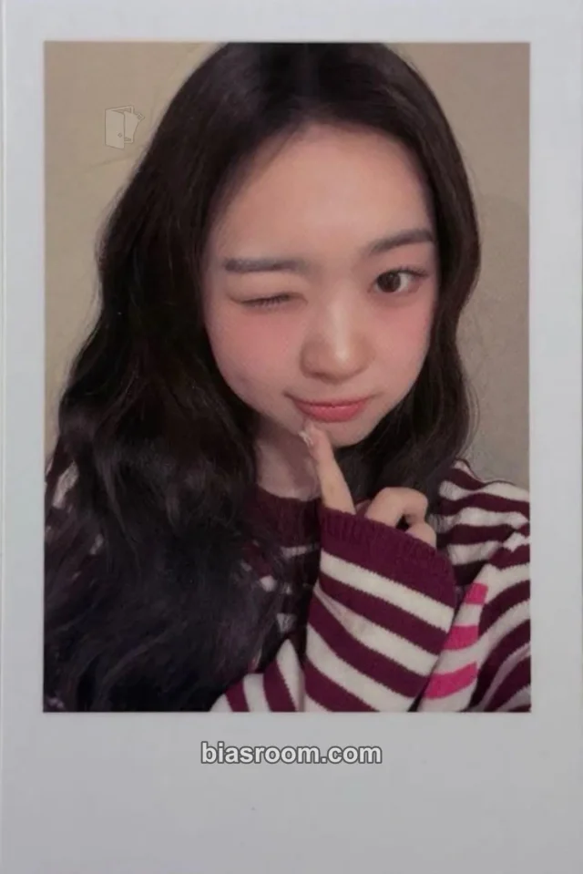 tripleS - Soomin - Beyond Beauty Album whosfan video call (fancall) polaroid