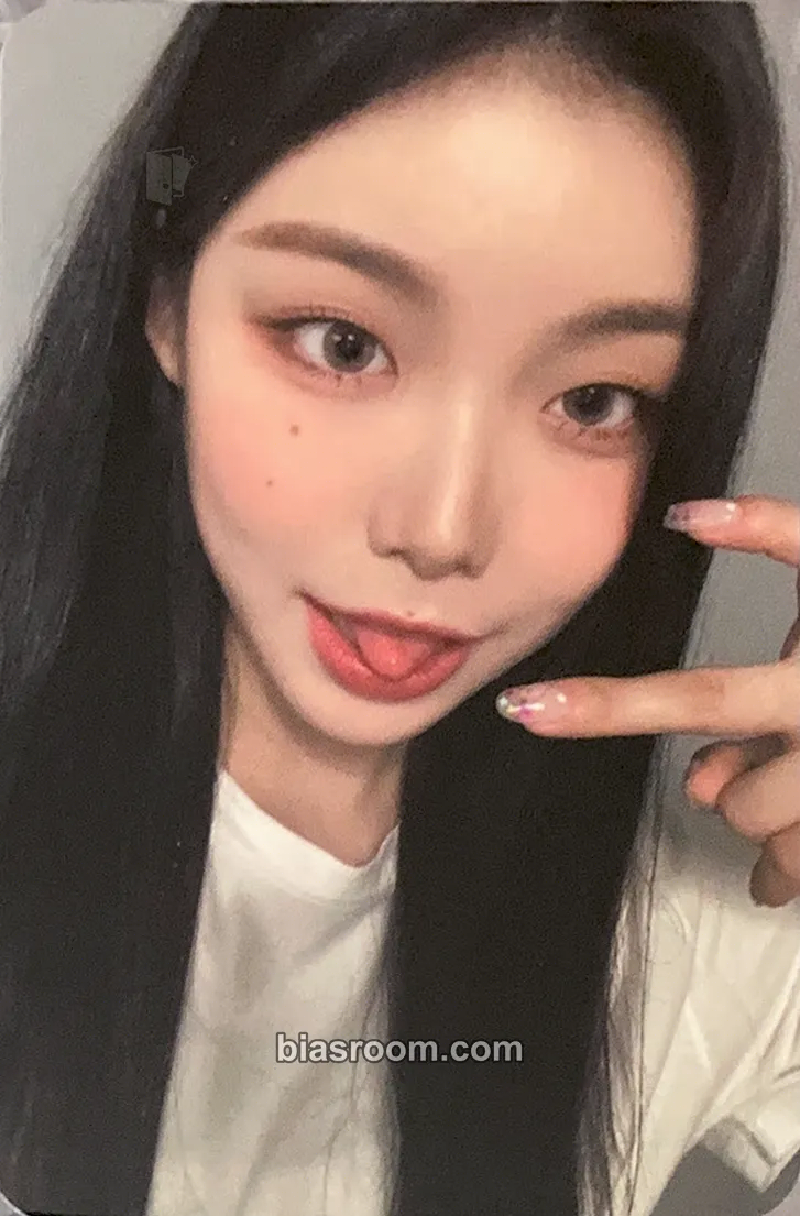 Suhyeon Patbingsu Photocard - Billlie - Billlie K-pop photocard