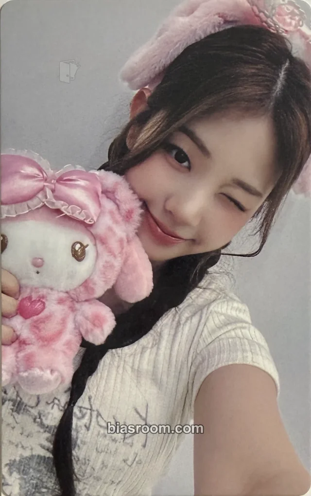 UNIS - Yoona - SWICY Album jump up video call (fancall) round 12