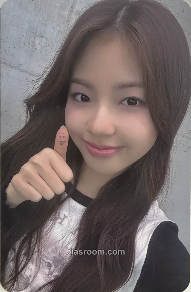 UNIS - Yoona - WE UNIS Album jump up video call (fancall) round 3