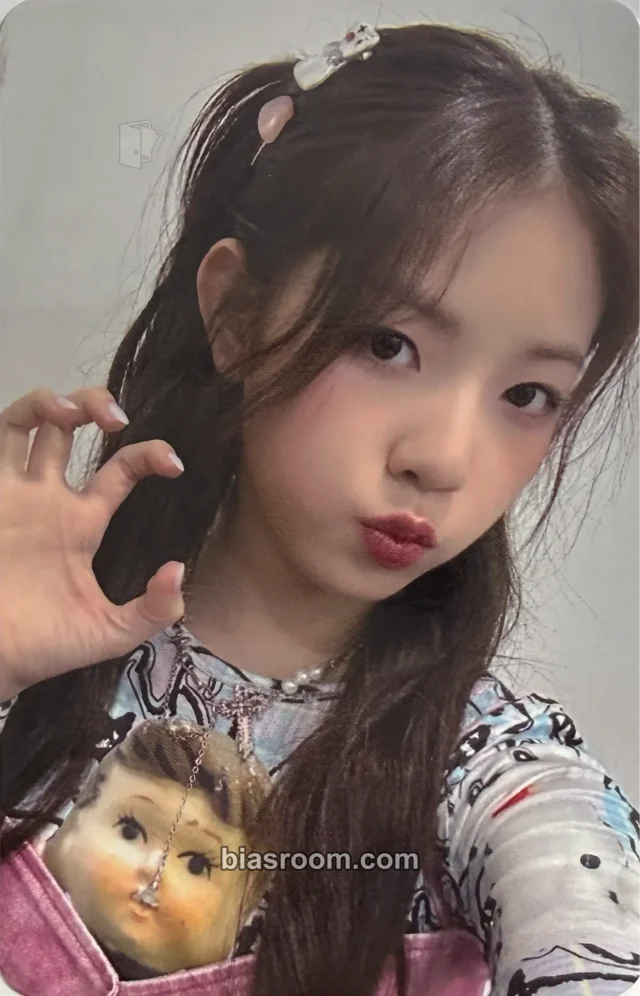 UNIS - Yoona - WE UNIS POP-UP STORE Other merch photocard keyring