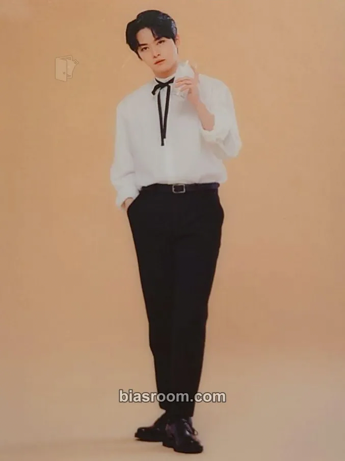 Lee Know Stray Kids Cafe Photocard - Stray Kids - Stray Kids K-pop photocard