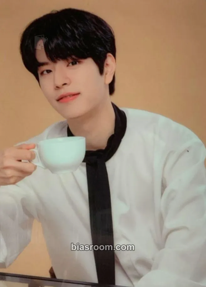 Seungmin Stray Kids Cafe Photocard - Stray Kids - Stray Kids K-pop photocard