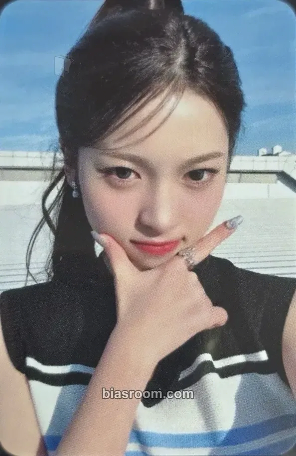 May Re:Scene Photocard - RESCENE - RESCENE K-pop photocard