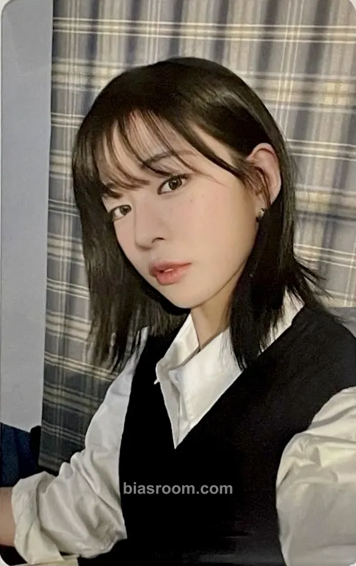 Chaeyoung MOMENTICA "imagine" Digital Collectibles Photocard - fromis_9 - fromis_9 K-pop photocard