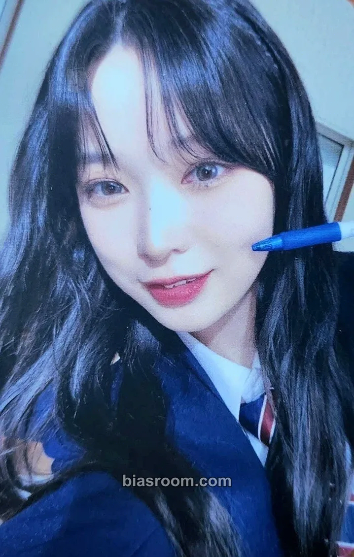 Haruna The Billage of Perception: Chapter Three Photocard - Billlie - Billlie K-pop photocard
