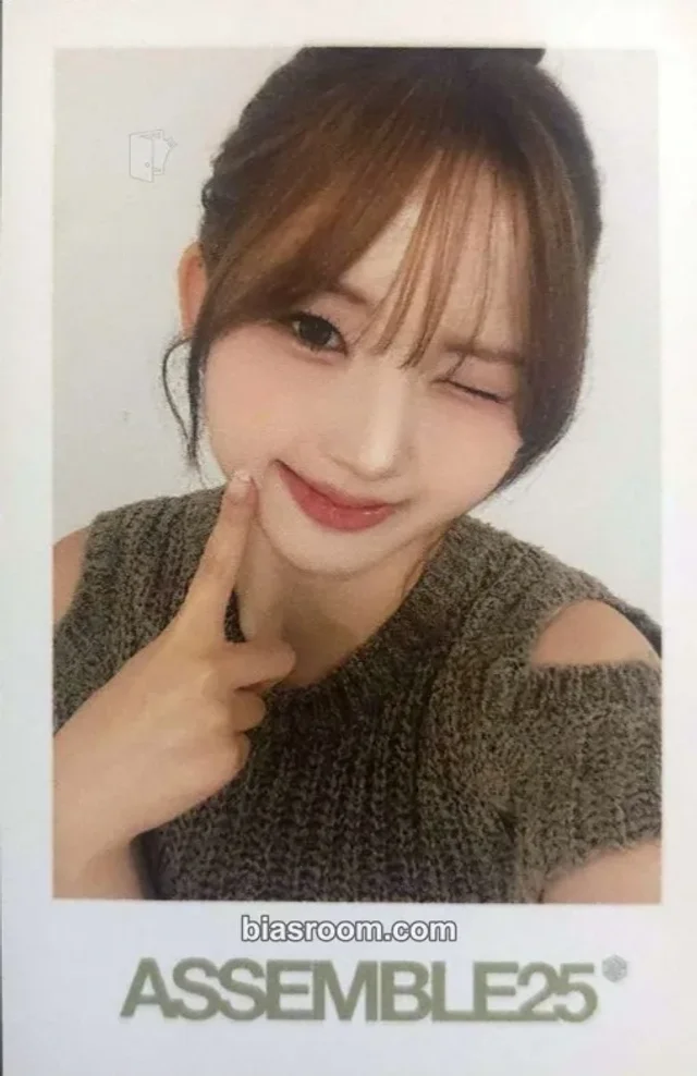 tripleS - Jiwoo - Assemble25 Album polaroid everline fansign