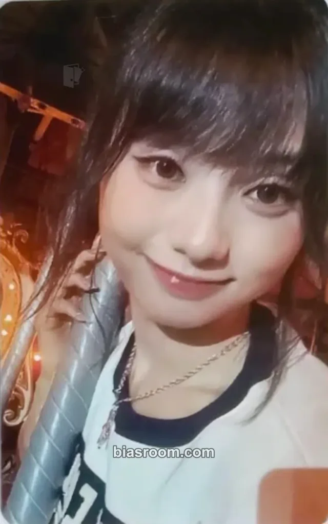 UNIS - Hyeonju - CURIOUS Album weverse global shop (wvg) video call (fancall) 1:1
