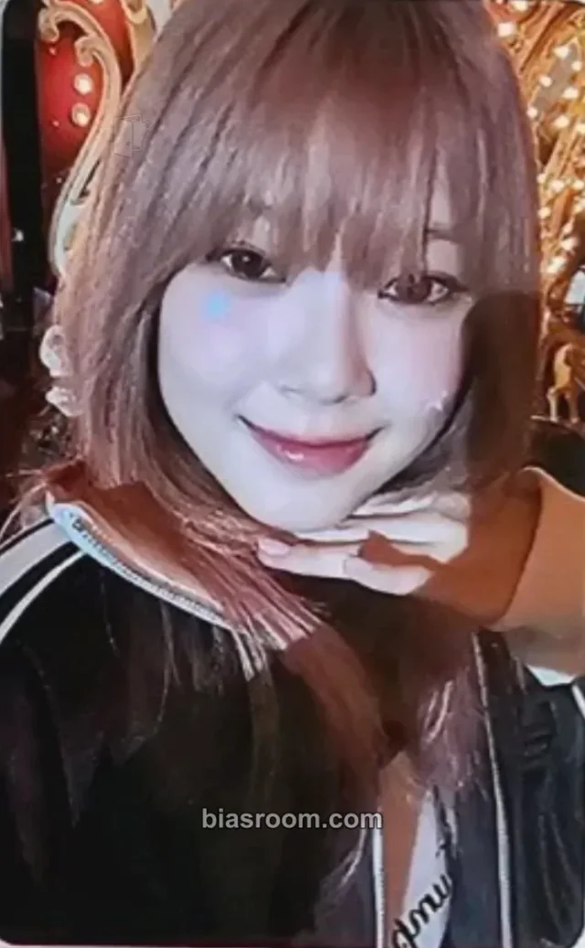UNIS - Kotoko - CURIOUS Album weverse global shop (wvg) video call (fancall) 1:1