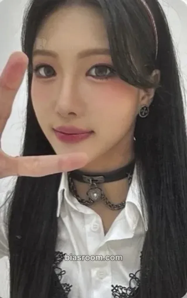 W!TCHX - Lucia - MAKE A WISH? MAKE A WITCHX - 1st Fanmeeting Event christmas event photocard set B version