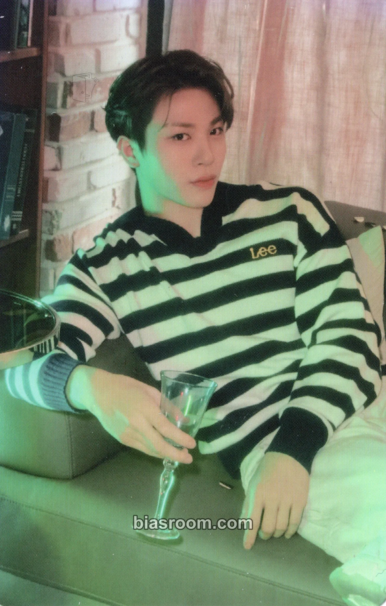 So Junghwan 4th Anniversary : THE PARTY 4 U Photocard - TREASURE - TREASURE K-pop photocard