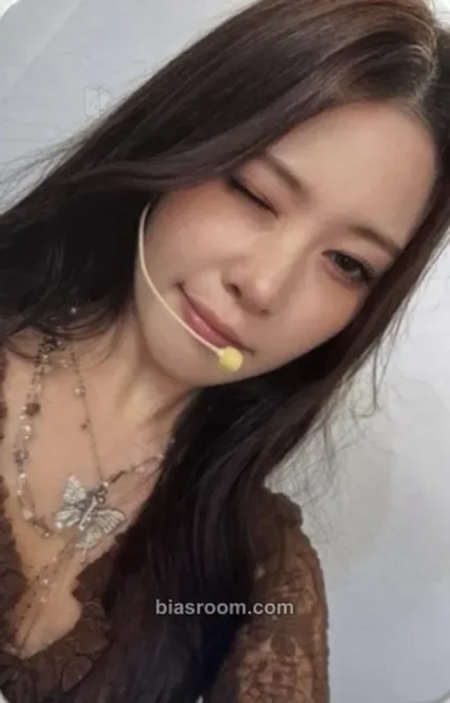 W!TCHX - Mari - MAKE A WISH? MAKE A WITCHX - 1st Fanmeeting Event photocard set christmas event A version