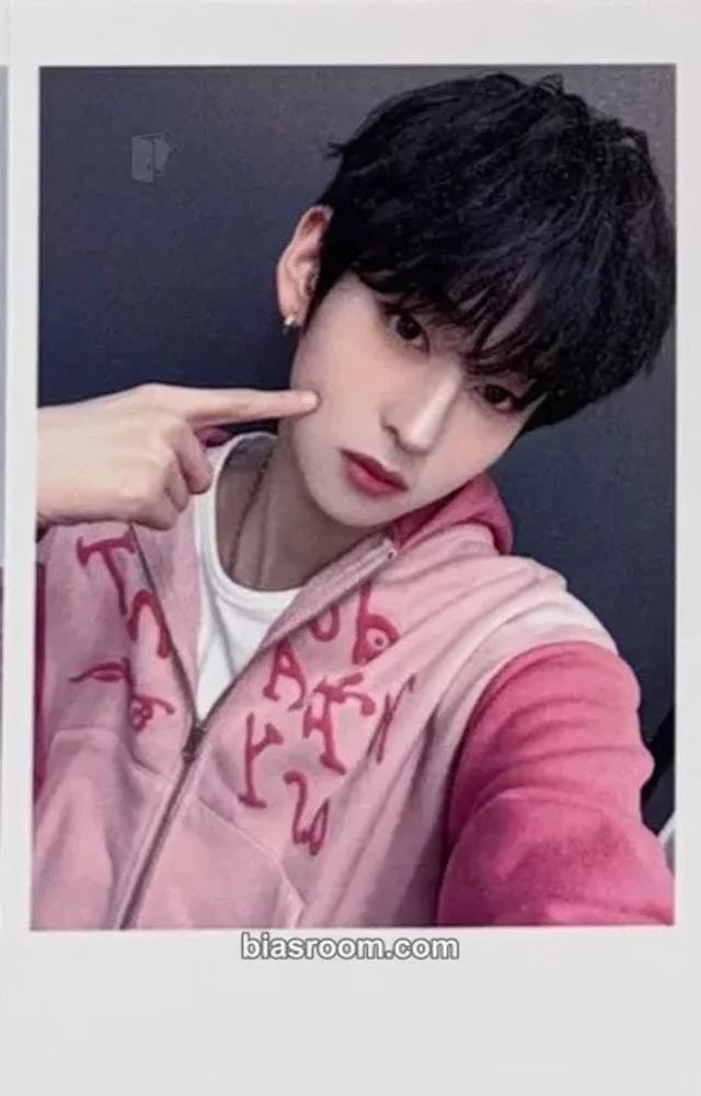 idntt - ToWa - yesweare Album polaroid jump up round 3 fansign