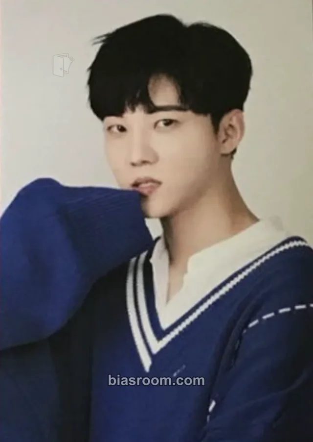 XENO-T - Xero - First Street Album merch photocard set makestar