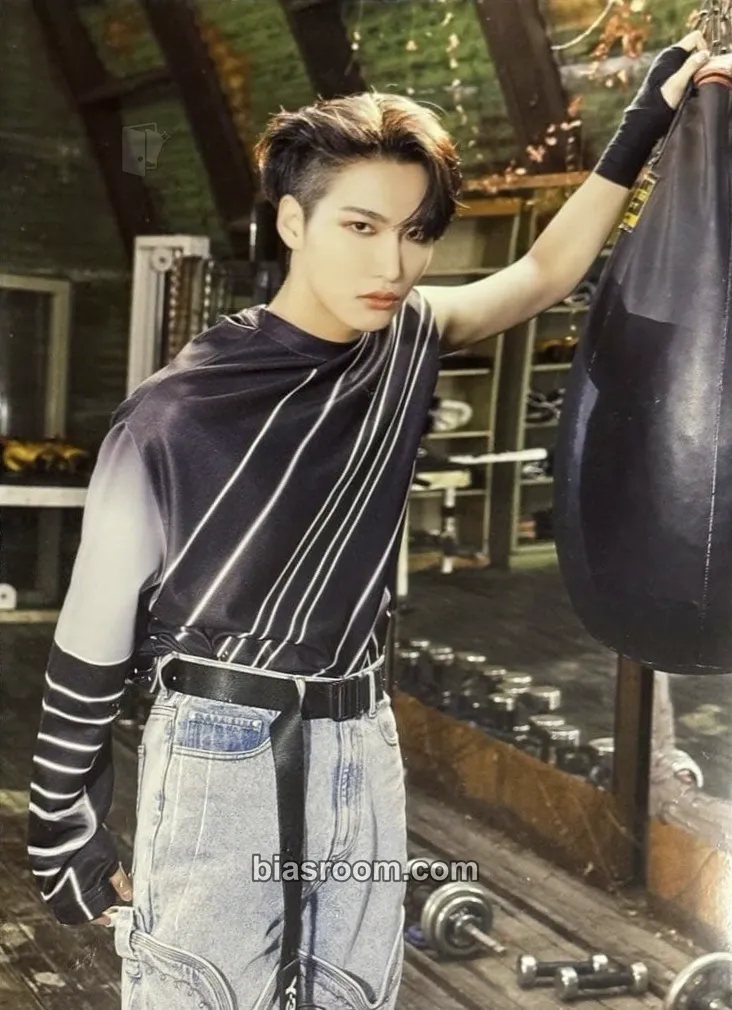 Seonghwa BEYOND : ZERO Photocard - ATEEZ - ATEEZ K-pop photocard