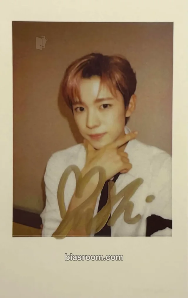 NCT WISH - Yushi - WISH Album kmstation round 1 video call (fancall) polaroid printed signature