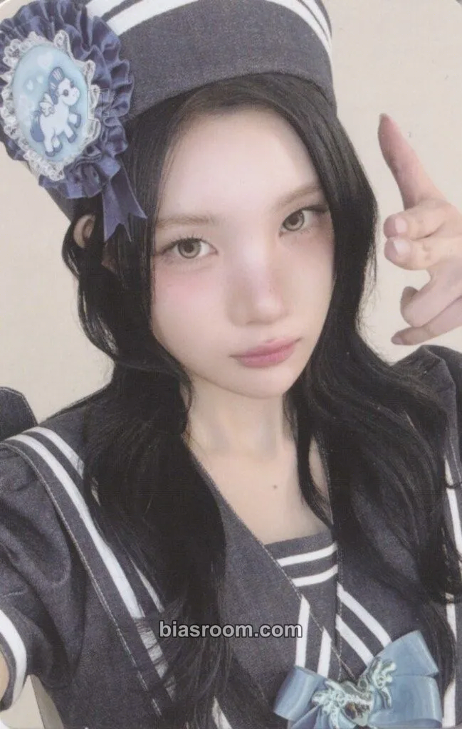 Juun Lemon Tang Photocard - Hearts2Hearts - Hearts2Hearts K-pop photocard