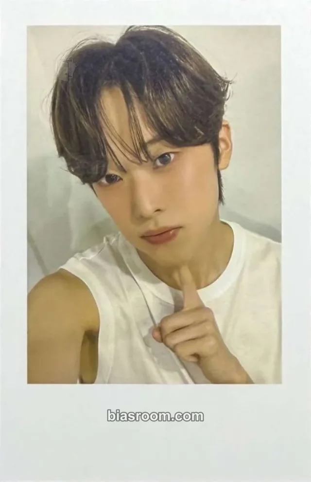 idntt - Yang GyungHo - itsnotover Album album photocard polaroid wappen version