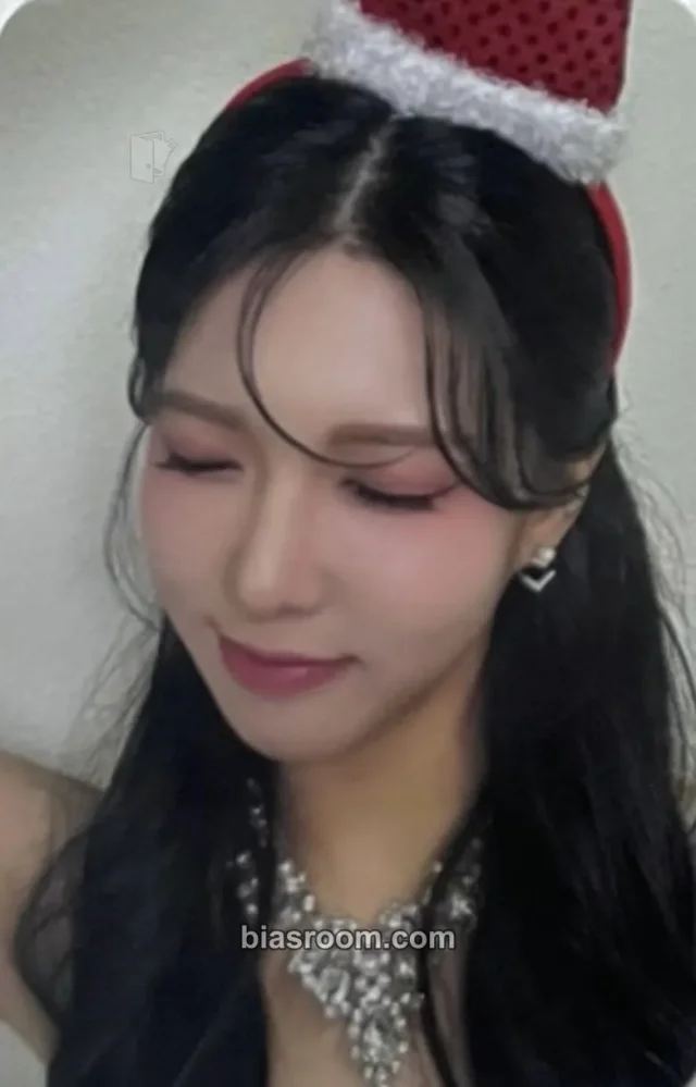 W!TCHX - Lucia - MAKE A WISH? MAKE A WITCHX - 1st Fanmeeting Event photocard set C version christmas event