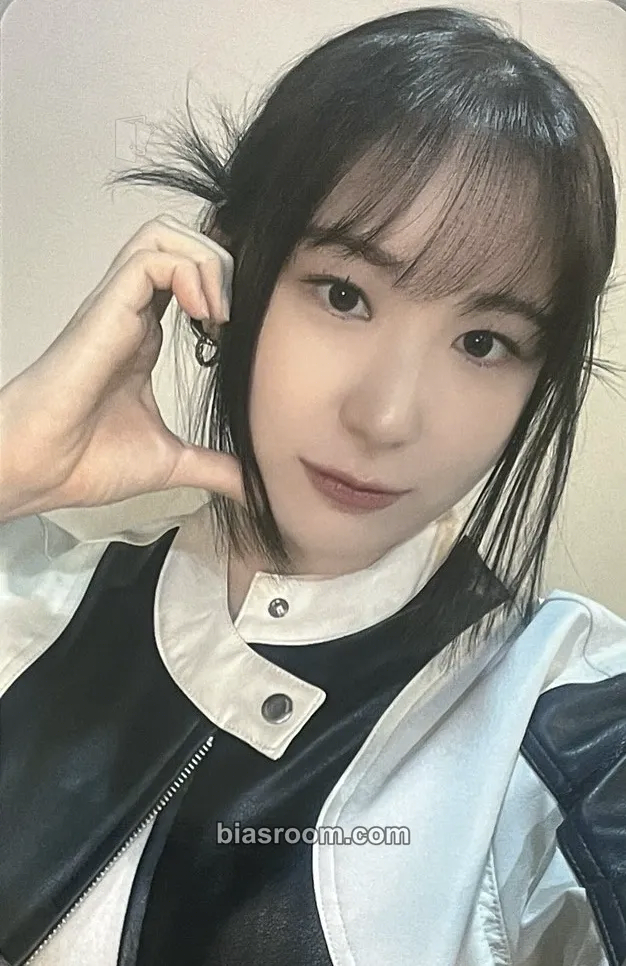 Lee Chaeyeon Hush Rush Photocard - Lee Chaeyeon K-pop photocard