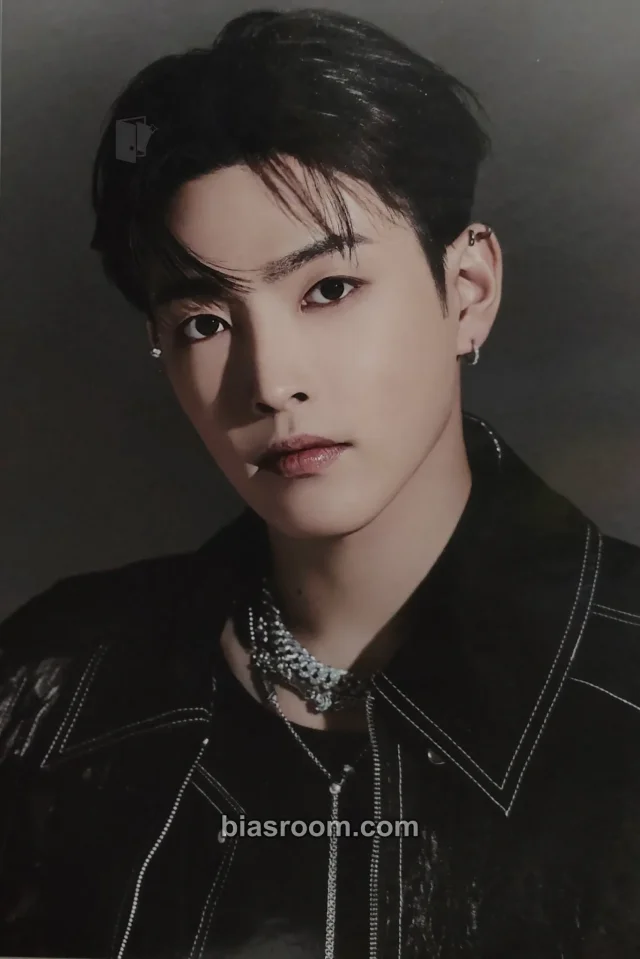 ATEEZ - Hongjoong - Towards The Light : Will To Power World Tour 2024 - 2025 Event europe merch postcard