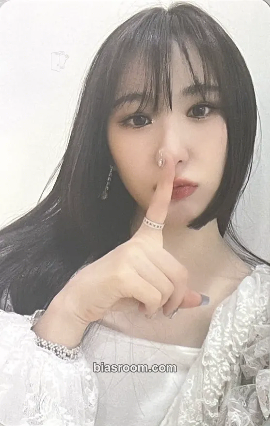 Lee Chaeyeon Hush Rush Photocard - Lee Chaeyeon K-pop photocard